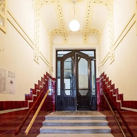 Luxury & Antique Charm Apartman *